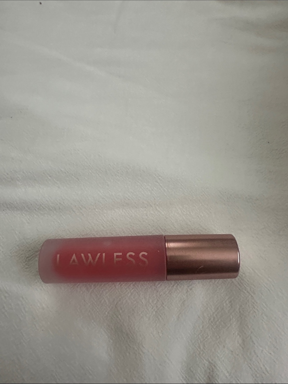 LAWLESS Hydrating Lip Gloss - cherry vanilla 3.3 ml